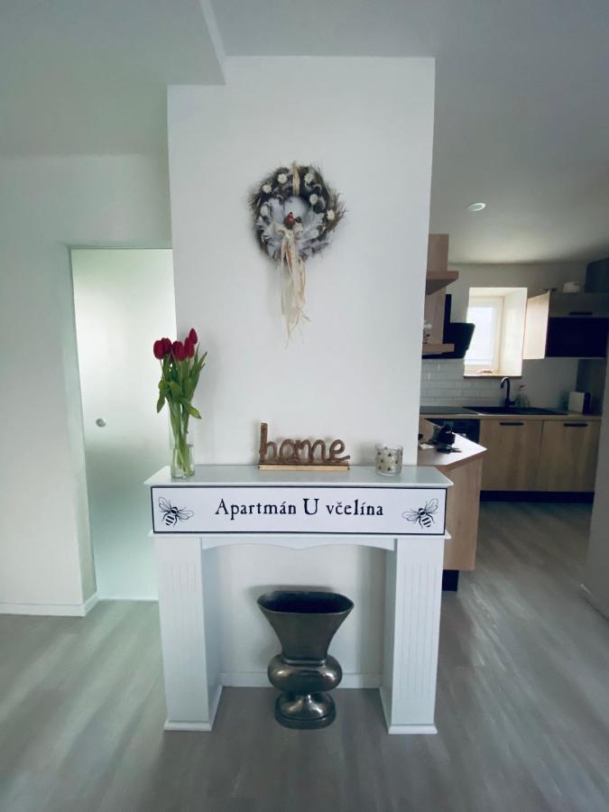 Apartman U Vcelina フルメツ・ナト・ツィドリノウ エクステリア 写真